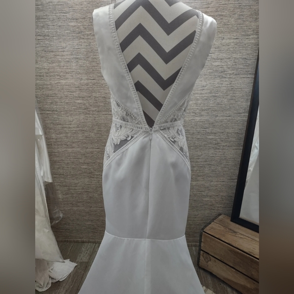 JJ's House Mermaid Wedding Dress With Illusion Sides And Plunging Neckline - Picture 8 of 11